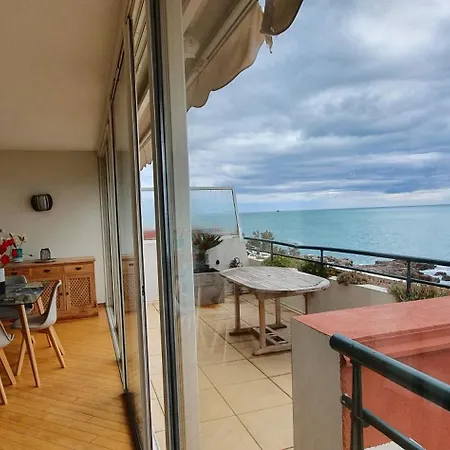 Apartment Face A La Mer,appartement De Standing Avec Garage *