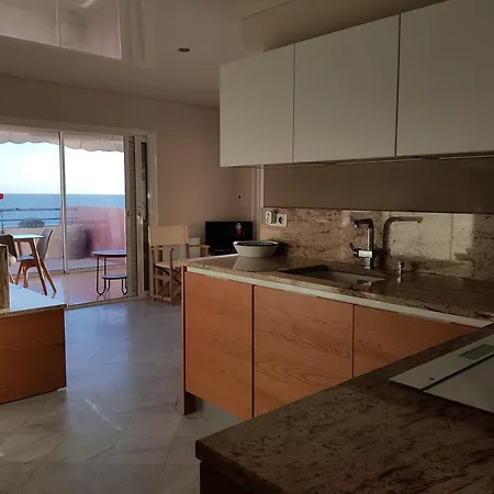 Apartment Face A La Mer,appartement De Standing Avec Garage *